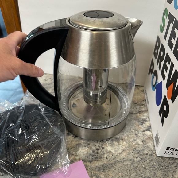 CHEFMAN 1.8 Liter water boiler Electric Glass Kettle w/ 5 Presets & Tea Infuser - Picture 5 of 7